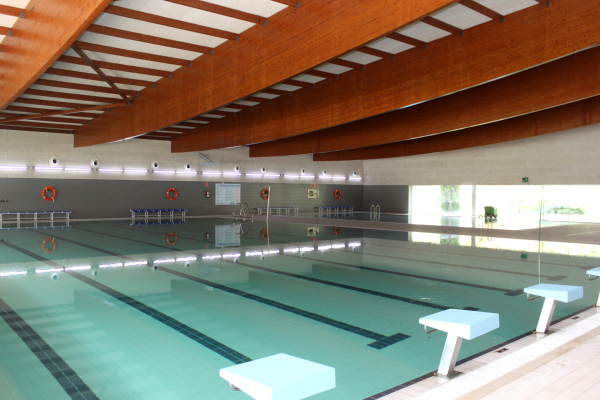 La piscina coberta municipal de Tàrrega assoleix els 795 abonaments en el primer mes de funcionament i posa en marxa cursets de natació