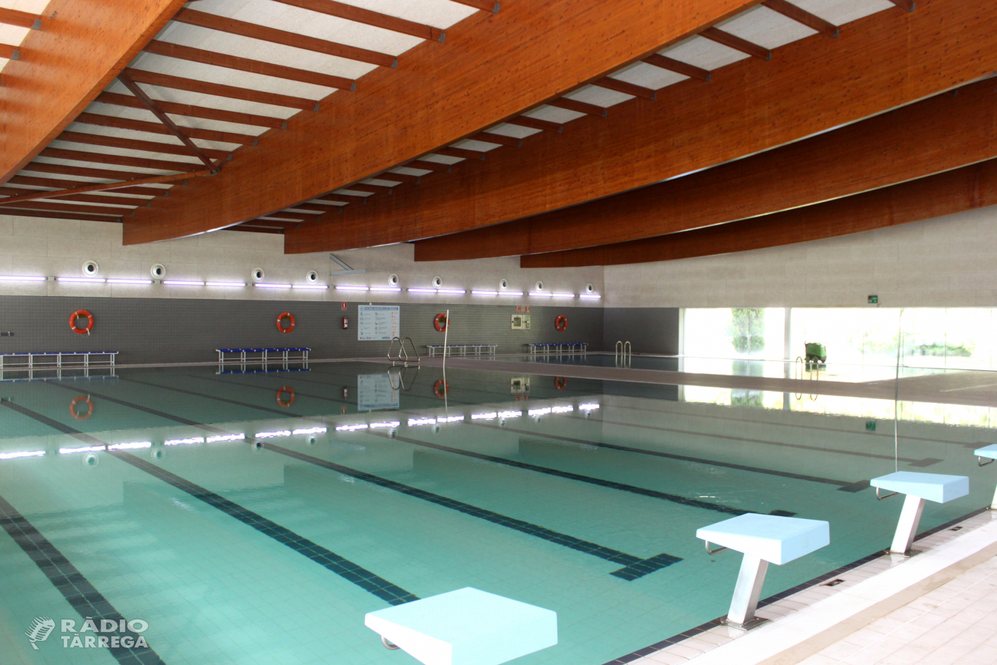 La piscina coberta municipal de Tàrrega assoleix els 795 abonaments en el primer mes de funcionament i posa en marxa cursets de natació