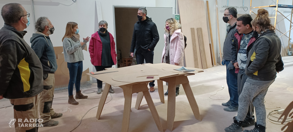 El delegat del govern, Bernat Solé, visita el centre de recursos Cal Carreter d'Agramunt