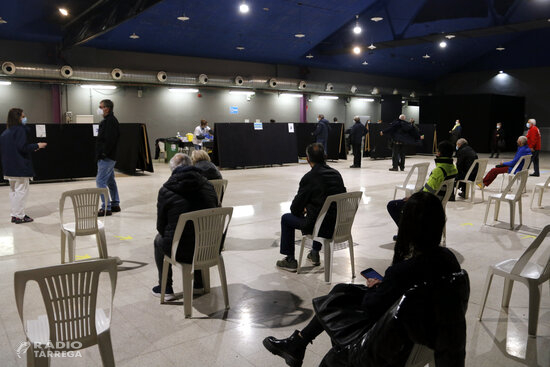 El punt de vacunació massiva contra la covid-19 a Tàrrega ja està plenament operatiu