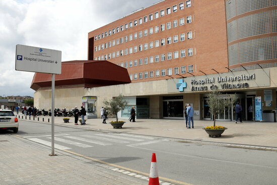 L'Hospital Arnau de Vilanova de Lleida restringeix l'entrada d'acompanyants davant l'augment de casos de covid-19