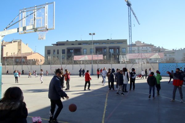 El Govern elimina a partir de dimecres les quarantenes de contactes estrets als centres educatius