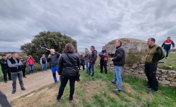 Una seixantena de persones participa en la ruta guiada per trinxeres i búnquers organitzat per La Soll de Tàrrega