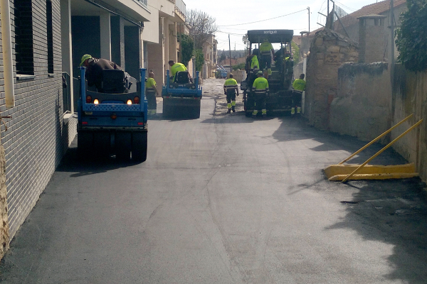 L’Ajuntament de Tàrrega renova el paviment dels carrers de les Astes de Sant Macari i Roger de Llúria