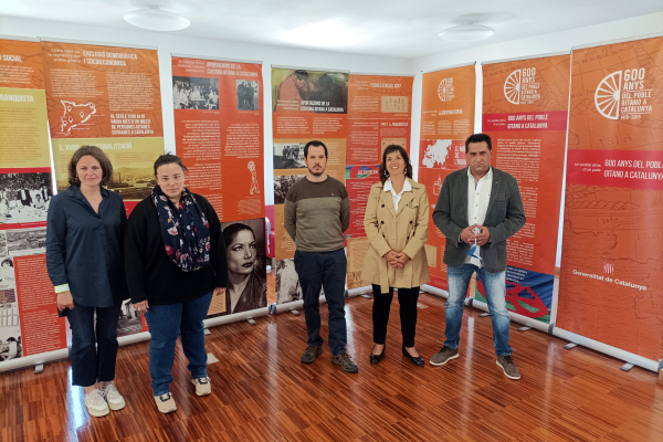 Una exposició a la Biblioteca Germanes Güell de Tàrrega repassa sis segles de presència de la comunitat gitana a Catalunya