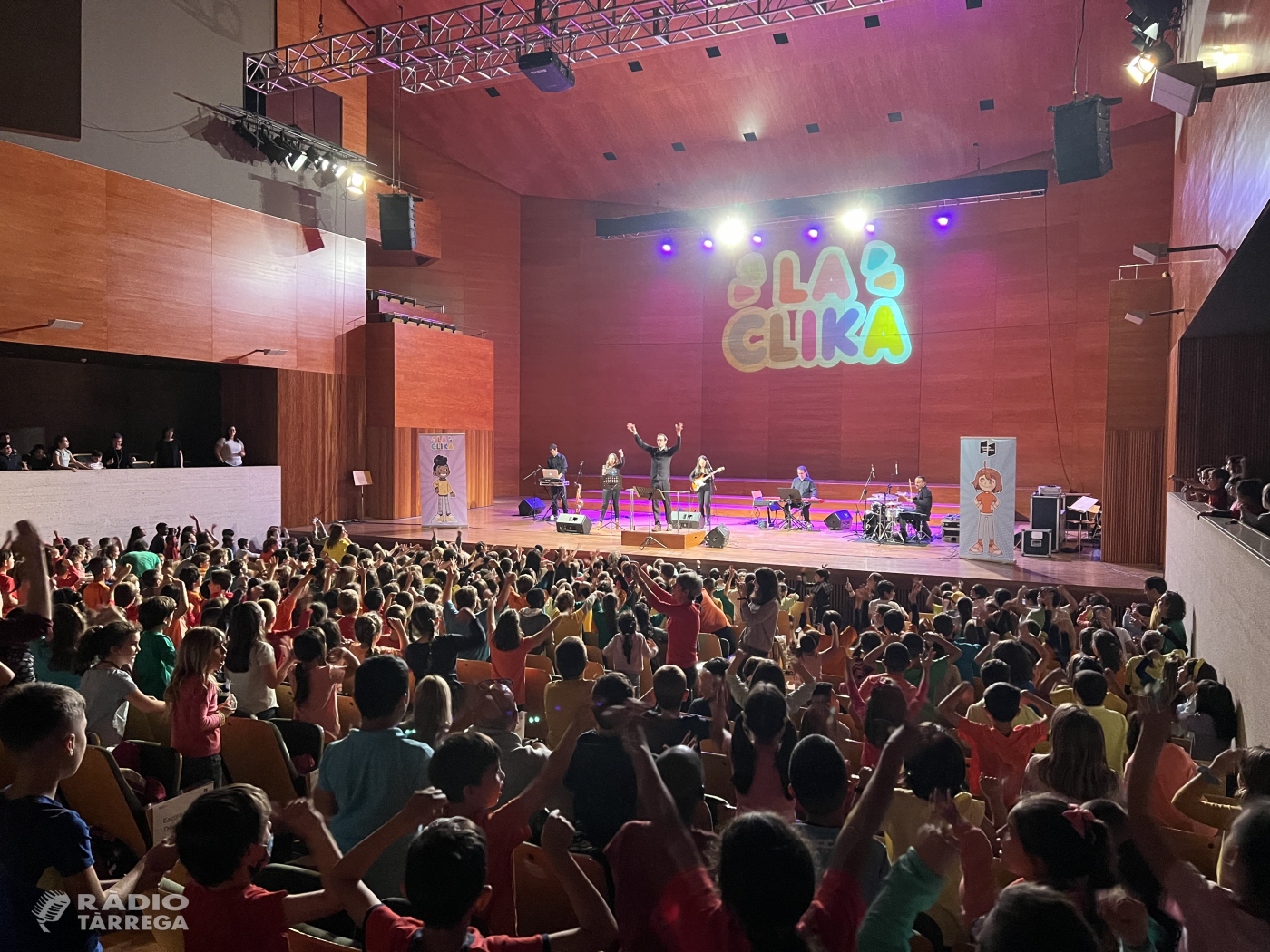 Més de 400 infants han interpretat la Cantata Escolar ‘La Clika’ de les Cases de la Música, que ha tingut lloc aquest matí a l’Auditori Enric Granados de Lleida