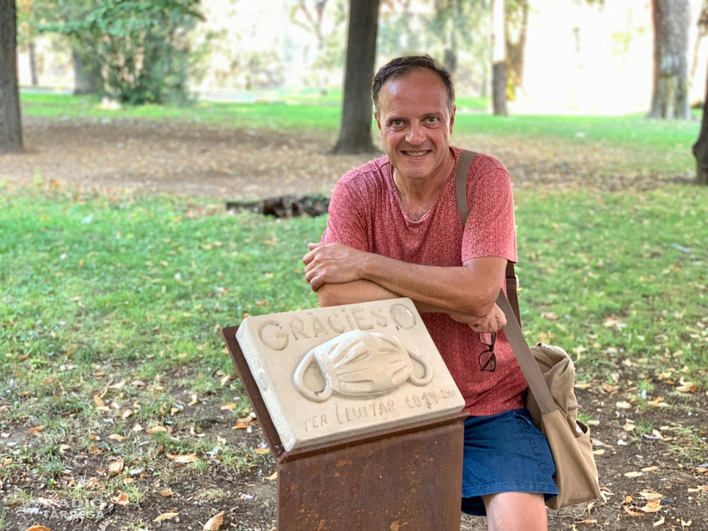 Instal·len als jardins de l'Arnau de Vilanova una escultura per agrair la tasca del personal sanitari durant la pandèmia