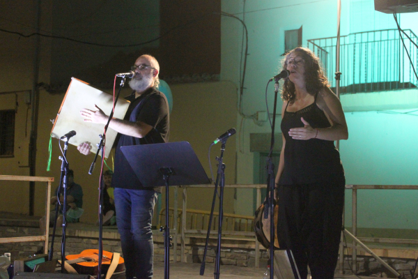 Èxit del concert del duo Ballaveu a Tàrrega amb cançons i danses tradicionals catalanes