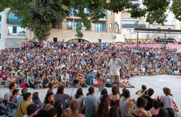 Les creacions de «L’Inesperat» envaeixen FiraTàrrega amb accions sorpresives