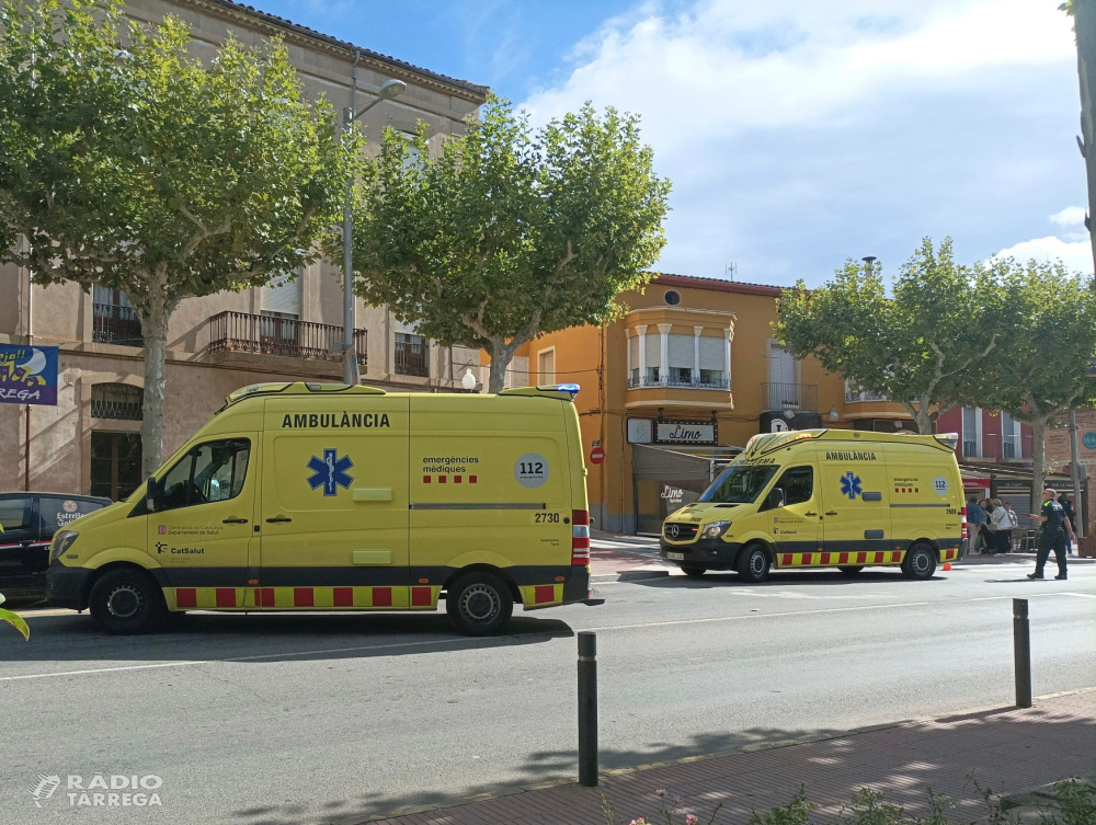 Atropellament amb un ferit greu a la plaça del Carme de Tàrrega