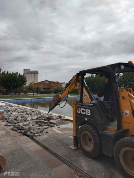 Obres de reforma al recinte de les piscines municipals de Bellpuig