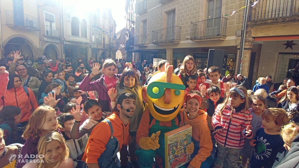 Les famílies de Tàrrega donen la benvinguda a la Lia, la nova mascota de la cooperativa Quàlia del Grup Alba