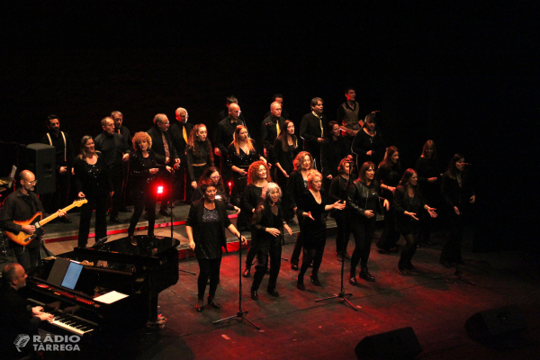 Les veus de l’Orfeó Lleidatà omplen de cançons el Teatre Ateneu de Tàrrega
