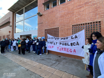 Concentració de sanitaris davant del CAP de Tàrrega per defensar la Sanitat Pública