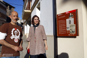 Una placa del Memorial Democràtic recorda la figura de Salvador Seguí a la seva casa de Tornabous