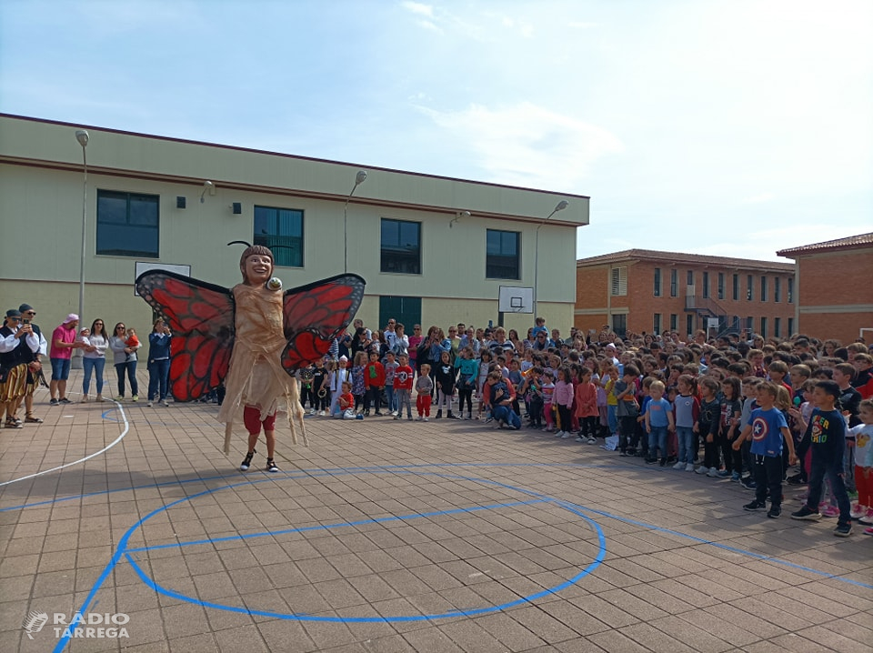 L'escola Vedruna de Tàrrega presenta una nova gegantona, la Duna