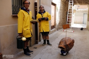 'Escargots' sorprenen amb humor i poesia entre carrerons als espectadors de FiraTàrrega