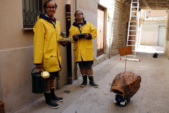 'Escargots' sorprenen amb humor i poesia entre carrerons als espectadors de FiraTàrrega