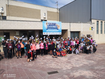 La segona edició de la festa del Posa’t la Gorra a Agramunt reuneix 150 persones en solidaritat amb els infants i adolescents amb càncer