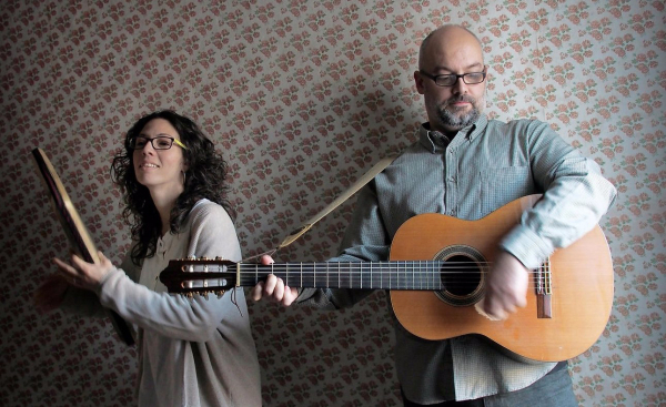 El duo Ballaveu porta el divendres 11 d’agost a Tàrrega el seu repertori de cançons i danses tradicionals catalanes