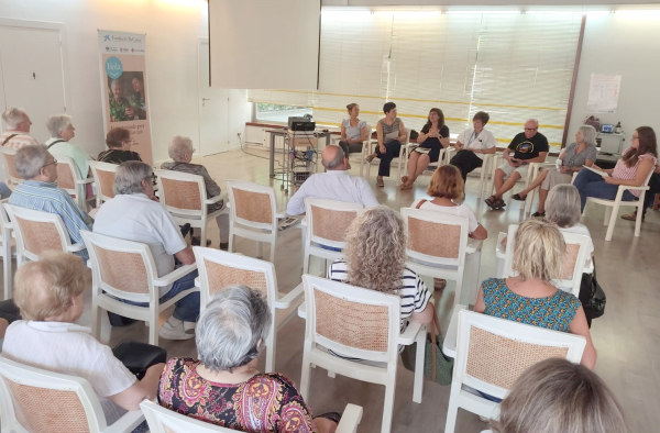 Tàrrega fa visible en una taula rodona la importància de les relacions socials per lluitar contra la soledat entre la gent gran