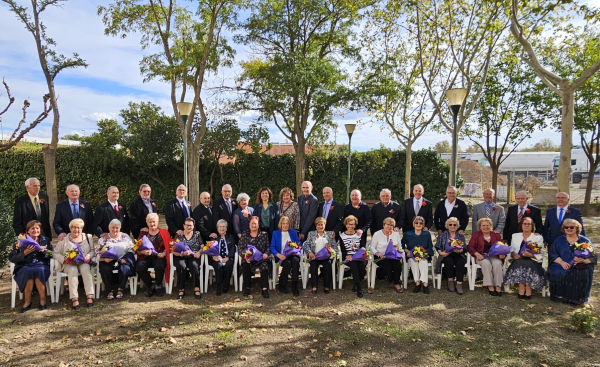 Setze matrimonis de Tàrrega celebren la tradicional festa de les Noces d’Or