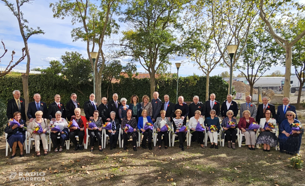 Setze matrimonis de Tàrrega celebren la tradicional festa de les Noces d’Or