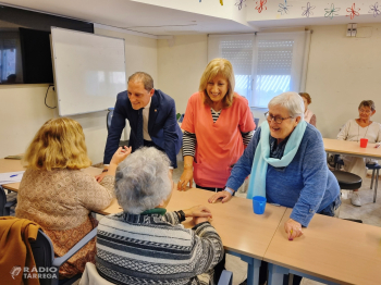 Crespín visita l'Associació de Familiars de Malalts d'Alzheimer de Tàrrega i Comarca