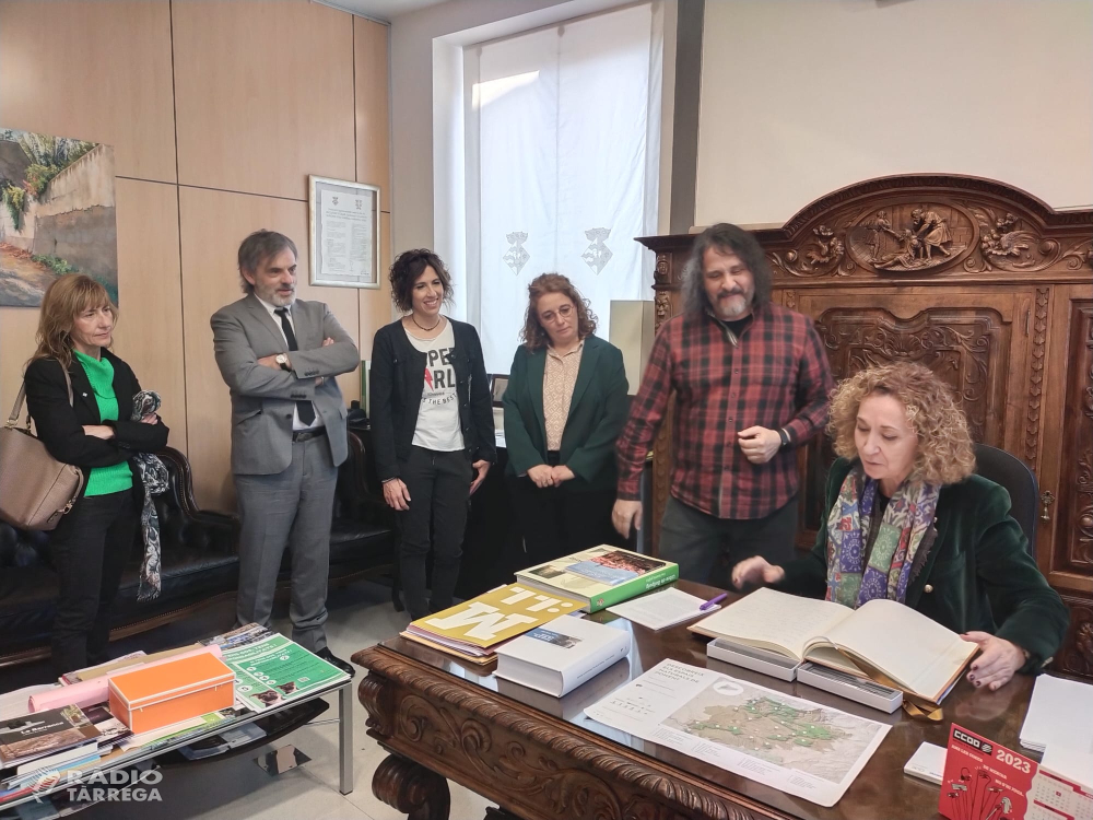 La consellera de Territori, Ester Capella, visita Bellpuig i anuncia la redacció de l’estudi per fer realitat la variant del municipi per aquest mes de novembre