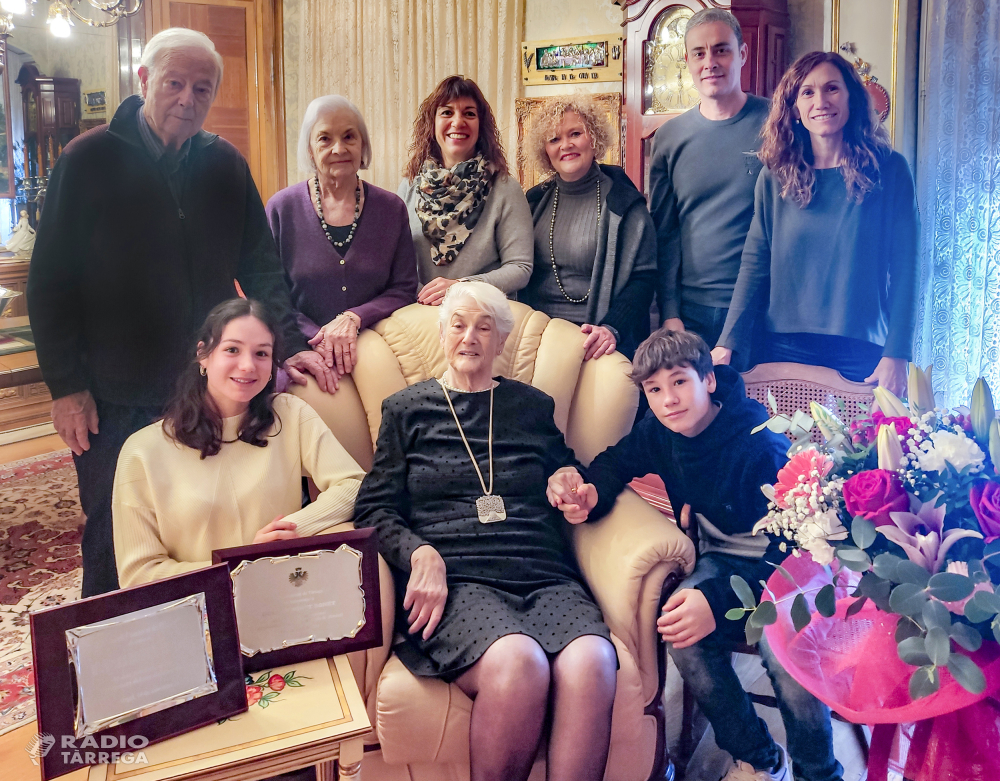 Homenatge a Dolors Bonet Bonet, veïna de Tàrrega, amb motiu del seu 100è aniversari