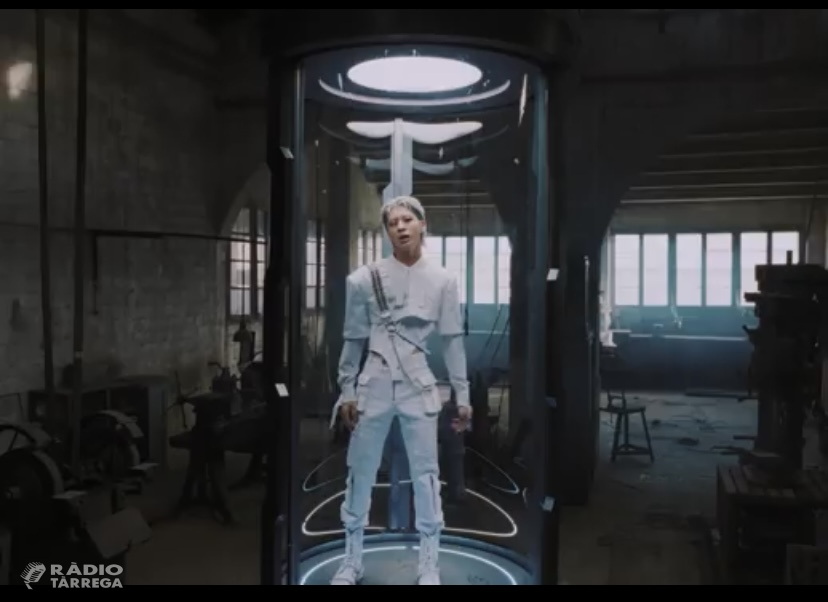 El cantant sud-coreà Jeong Dongwon, conegut com JD1, enregistra part del seu nou videoclip al Museu Trepat de Tàrrega