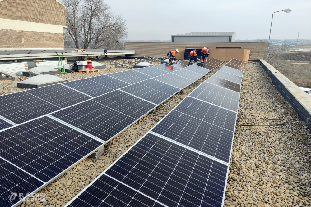 L’Ajuntament de Tàrrega instal·la plaques solars a l’escola Àngel Guimerà per autoabastir-se d’energia