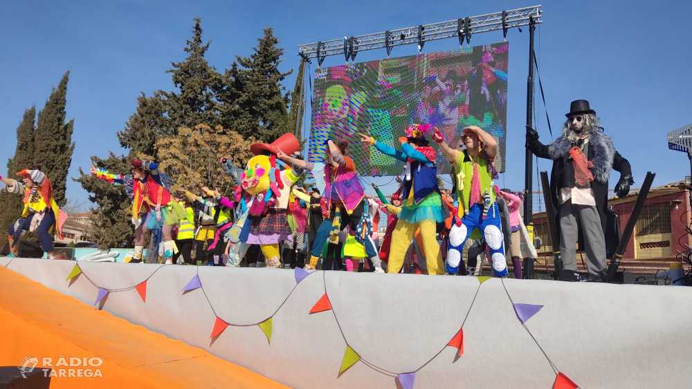 El Carnaval infantil de Tàrrega aplega a més de 2.300 infants per veure ‘La Festa dels Poca-soltes’