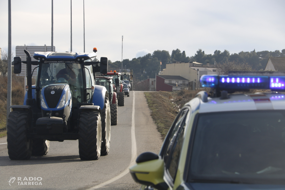 Una nova tractorada de pagesos complica el trànsit entre Tàrrega i Guissona