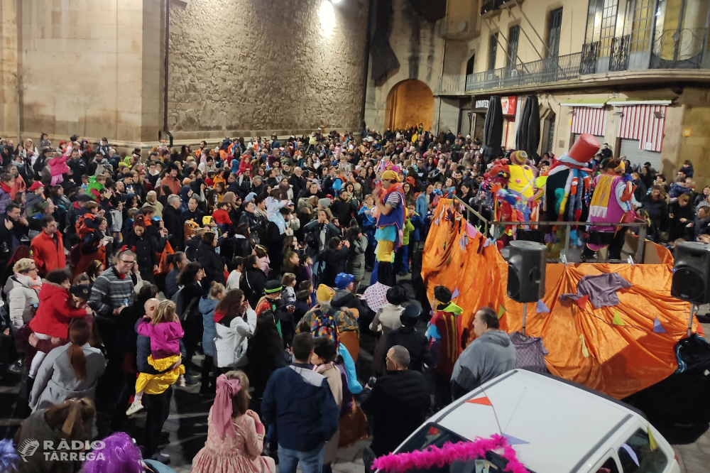 Èxit de la xocolatada de Carnestoltes a Tàrrega per recaptar fons per la investigació del càncer infantil