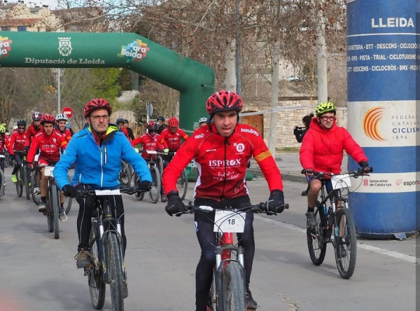 Una setantena d'esportistes participen en la 1a Marxa Ciclista Inclusiva de Tàrrega organitzada pel Club Esportiu Alba