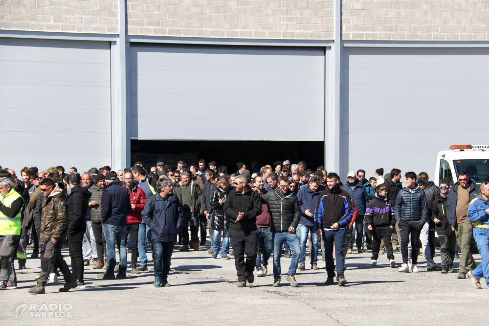 L'assemblea dels pagesos i ramaders concentrats a l'A-2 a Tàrrega decideix aixecar el tall dissabte al migdia