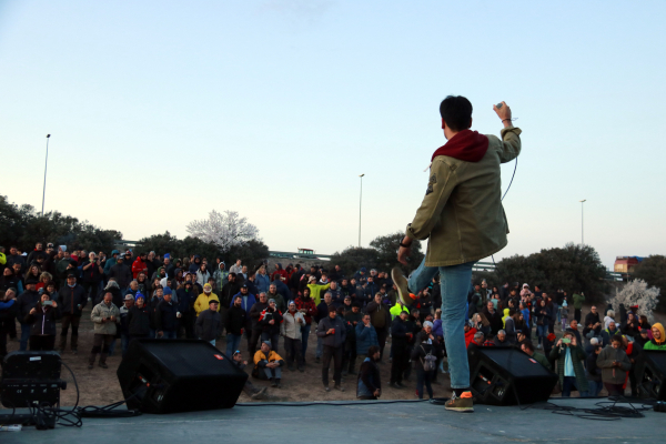 Els pagesos del tall de l'A-2 a Tàrrega celebren un concert per "agrair" la paciència de la gent durant els 4 dies de protesta