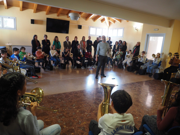 El president de la Generalitat, Pere Aragonès, destaca els valors pedagògics del pla educatiu d'entorn desenvolupat a Tàrrega