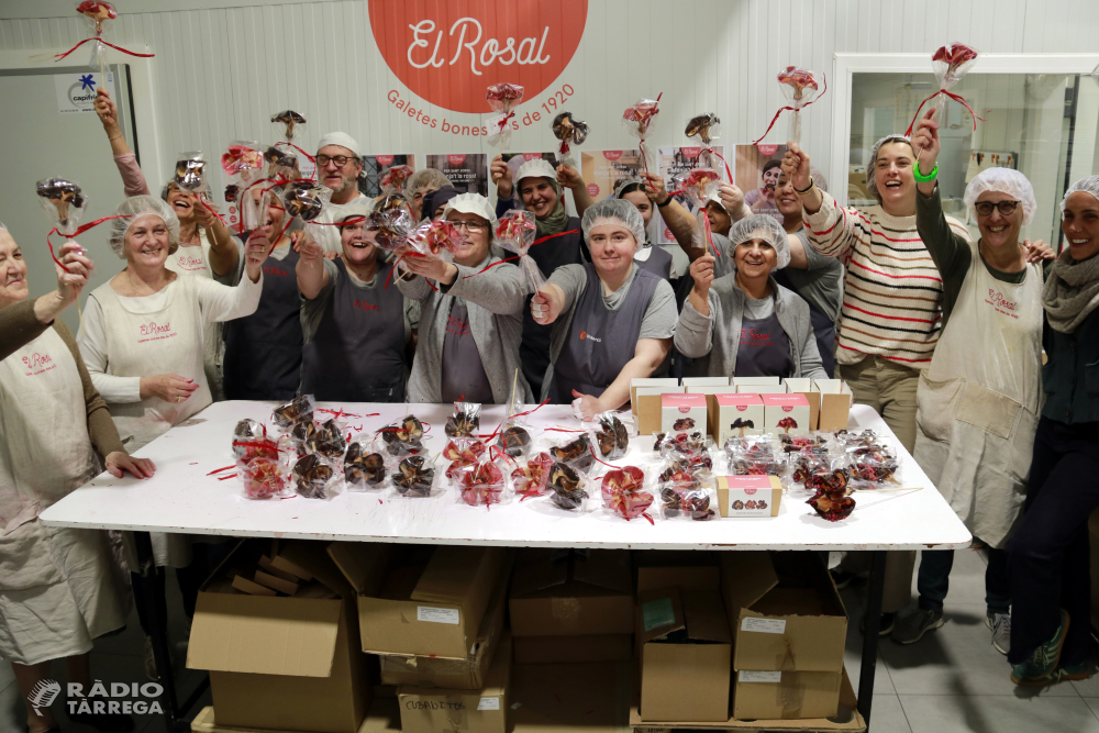 El Rosal de Tàrrega espera vendre 25.000 roses de galeta i xocolata aquest Sant Jordi i presenta nous sabors i formats