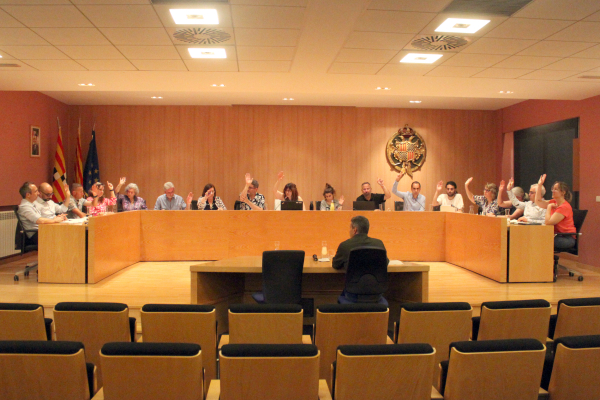 El Ple de Tàrrega aprova per unanimitat l’adquisició d’un immoble al carrer Urgell per destinar-lo a espai viari