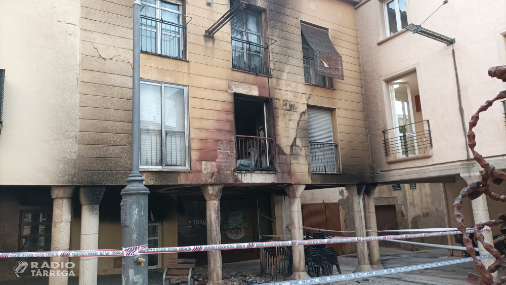 Incendi en un edifici de la plaça Sant Antoni de Tàrrega