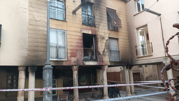 Incendi en un edifici de la plaça Sant Antoni de Tàrrega