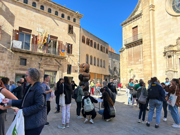 Tàrrega celebra el Dia Mundial de la Salut Mental amb un acte reivindicatiu a la Plaça Major