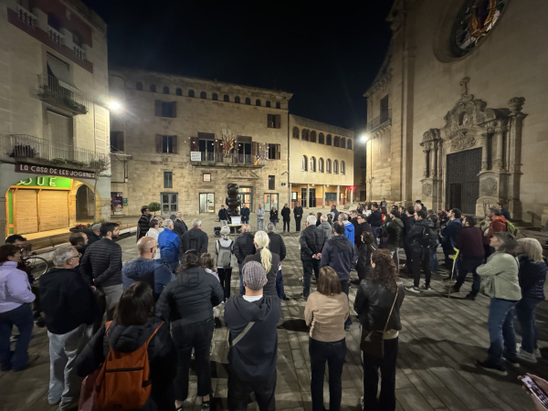 Una desena d'entitats i partits polítics de Tàrrega es concentren en suport als afectats per la DANA, al País Valencià