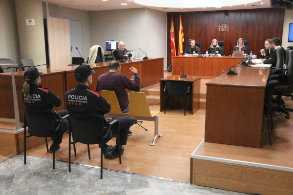 Una dona declara que el seu cunyat la va intentar atropellar amb el cotxe i la va amenaçar de mort a Castellserà el 2023