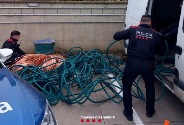 Els Mossos d’Esquadra detenen sis persones a Cervera per robar coure en una empresa de Lleida