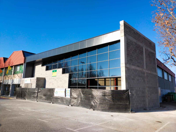 Bellpuig finalitza la primera fase de les obres per a la instal·lació d’un rocòdrom al poliesportiu