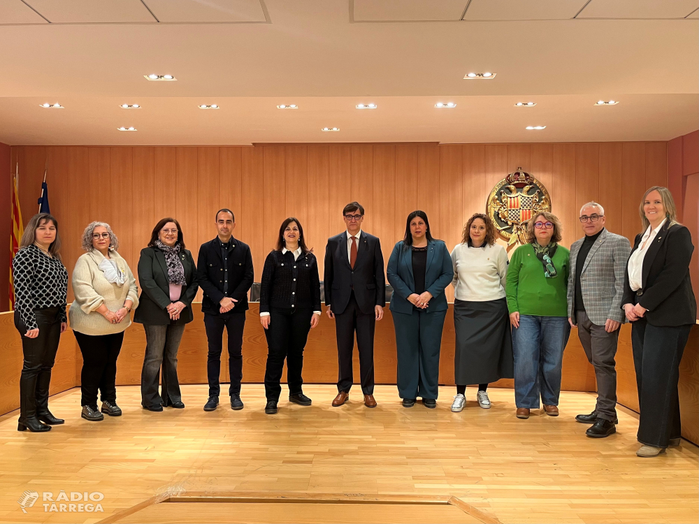 El president de la Generalitat de Catalunya, Salvador Illa, visita l'Ajuntament de Tàrrega