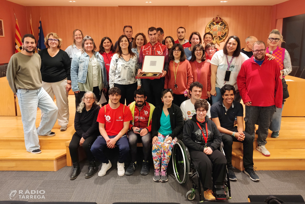 L’Ajuntament de Tàrrega homenatja Pol Puiggener per la doble medalla d’or assolida als Special Olympics d'Hivern de Torí